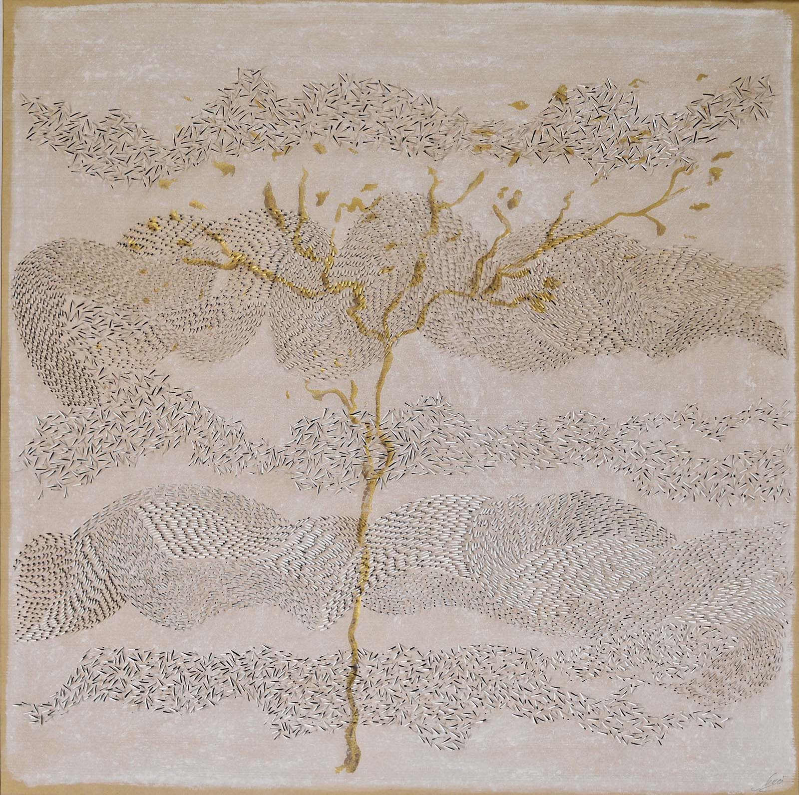 Luco Cormerais : L'arbre au bois dormant / Sculpture sur papier Kraft technique mixte et originale rehaut craie et feuille or 24 Carats / 90 x 90 cm, 2022
Image: Luco Cormerais